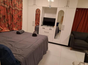 Meadroad homestay tours & transfers studio unit